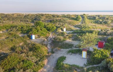 FKK-Budjes in den Dünen von Borkum