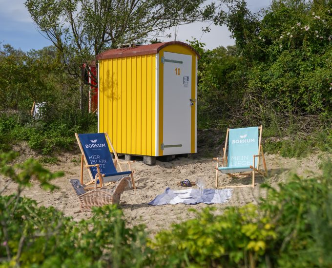 FKK-Budjes im Dünengelände Borkum