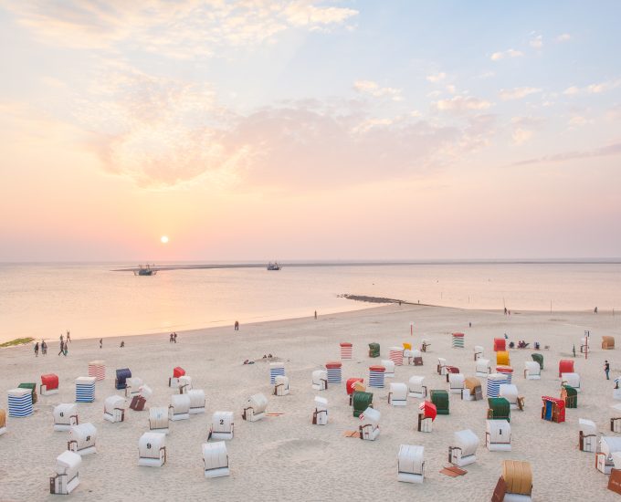 Strandzelte und Strandkörbe am Nordbad auf Borkum